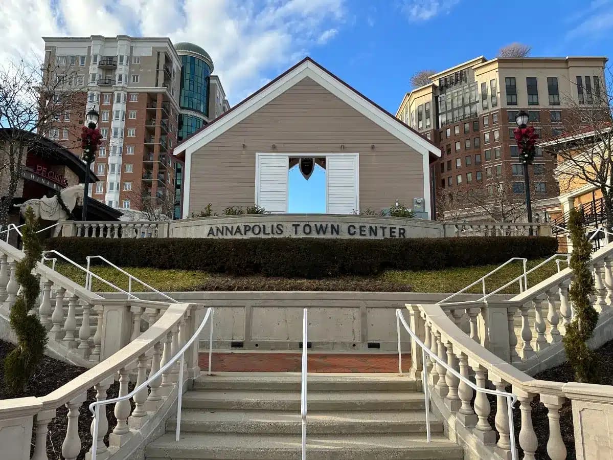 The Ultimate Guide to Shopping & Dining at Annapolis Town Center