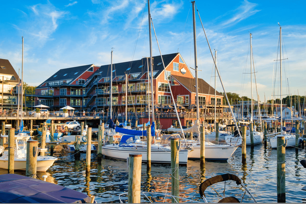 Looking for a Romantic Winter Stroll? Explore These Annapolis Waterfront Spots